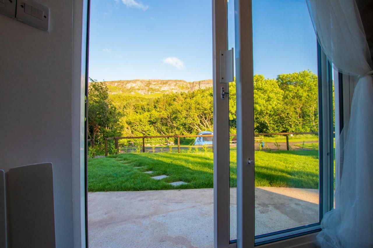 Waterfall Caves Turn-Around-Houses Vila Limavady Exterior foto